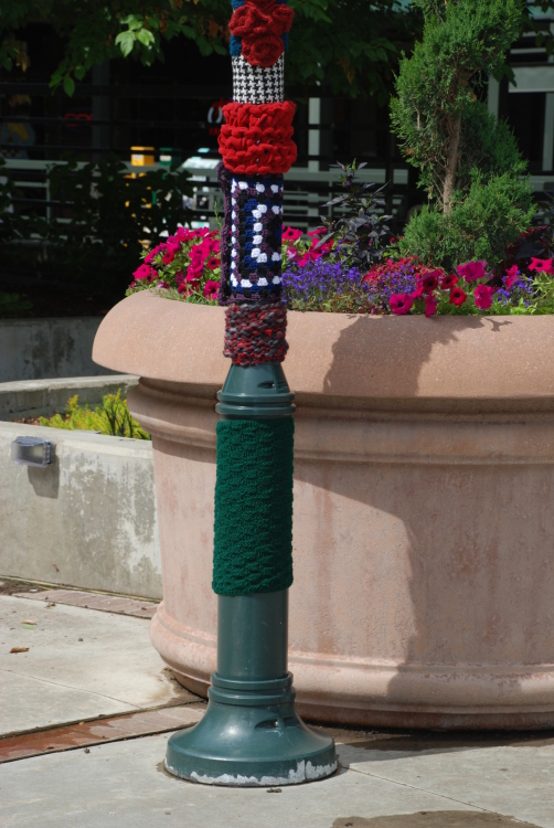 yarnbomb-mom