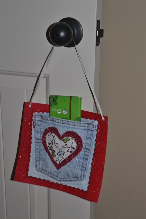 Make a Valentine Holder from a Jeans Pocket
